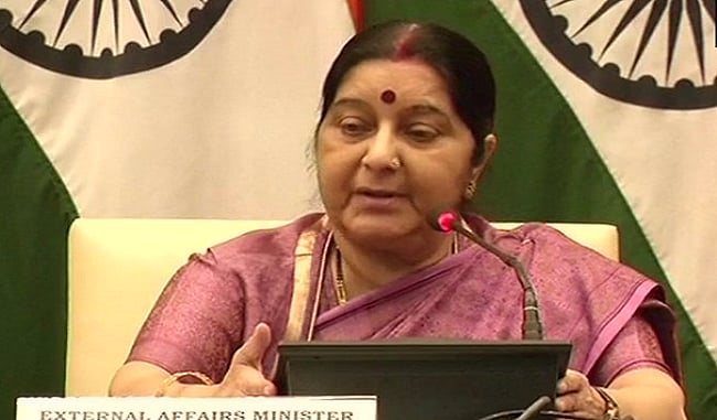मृणाल पाण्डे का लेख: सोशल मीडिया पर ट्रोल हुईं विदेश मंत्री सुषमा स्वराज के बहाने एक नीति कथा 