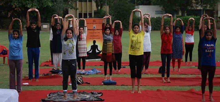 खेल मंत्रालय योग को खेल नहीं मानता, फिर भी डीयू कॉलेजों में कोटा 