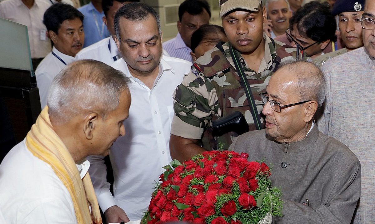 शर्मिष्ठा मुखर्जी की पिता प्रणब मुखर्जी को नसीहत, कहा, भाषण भुला दिया जाएगा, तस्वीरें हमेशा याद रहेंगी