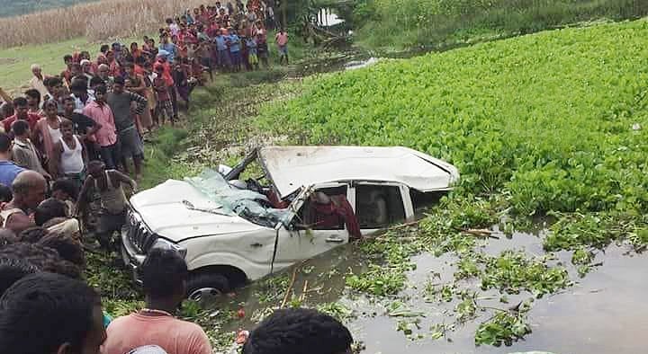 बिहार: बेकाबू होकर तालाब में गिरी कार, 6 बच्चों की मौके पर मौत