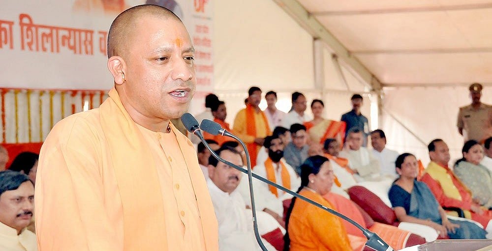जिस शख्स ने सीएम योगी के प्रमुख सचिव पर लगाया था घूस मांगने का आरोप, उसे जेल भेजने की हो रही है तैयारी
