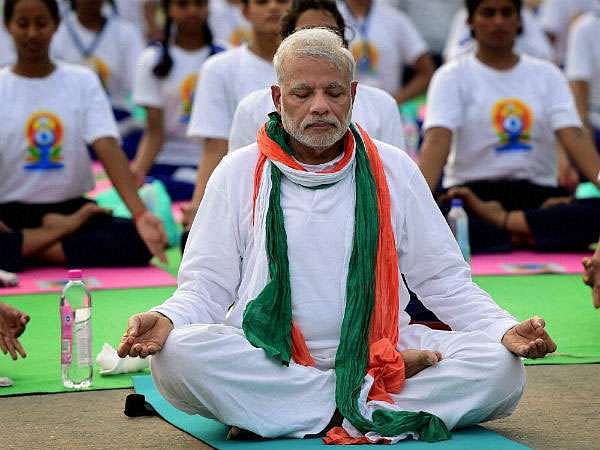योग दिवस: पीएम ने क्यों बंद कर रखी हैं आयुष मंत्रालय से जुड़े नेशनल योग इंस्टीट्यूट के भ्रष्टाचार पर आंखें