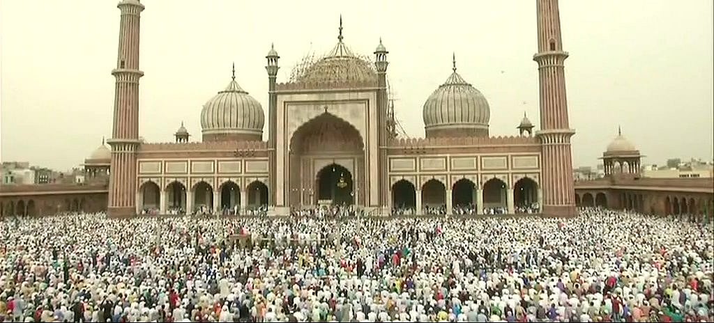 देश भर में ईद की रौनक, राष्ट्रपति, प्रधानमंत्री और कांग्रेस अध्यक्ष ने की समाज में  भाईचारा बढ़ने की कामना