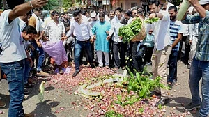 किसानों के आंदोलन से बढ़े सब्जियों के दाम: और इस वक्त की दूसरी बड़ी खबरें, देखें वीडियो