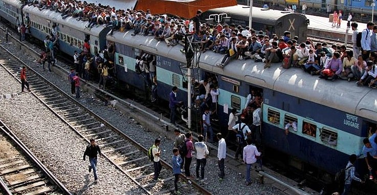 देश में बेरोजगारी का आलमः 90 हजार भर्तियों के लिए आए करोड़ों आवेदन, रेलवे बोर्ड हुआ हलकान