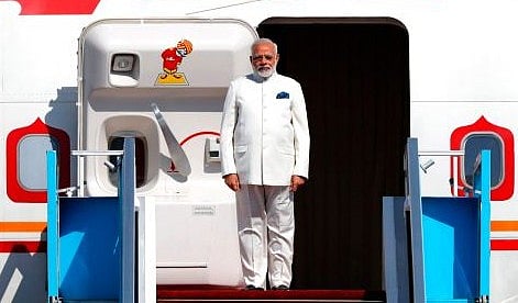 4 साल में 52 देश घूम आए पीएम मोदी, 1491 दिन ऑफिस में गुजारे और 477 दिन यात्रा में