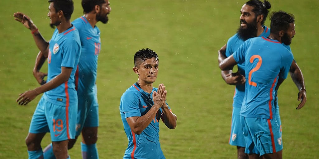 आकार पटेल का लेख: भारत में फुटबॉल की संस्कृति के अभाव की वजह से विश्व कप जैसी स्पर्धाओं में नहीं हैं हम