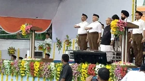 प्रचार और पीआर के लिए बुलाया संघ ने प्रणब मुखर्जी को, या मकसद कुछ और है !