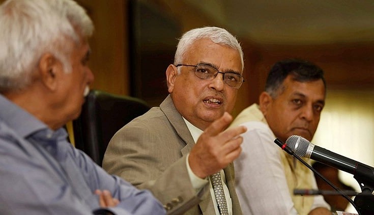 बैलेट पेपर से चुनाव की संभावनाओं को मुख्य निर्वाचन आयुक्त ने किया खारिज, बोले, ईवीएम को बलि का बकरा न बनाएं