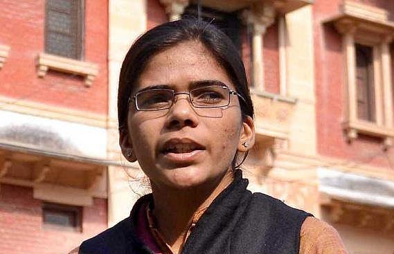 यूपी: पेपर लीक आंदोलन में सक्रिय छात्र नेता ऋचा सिंह को योगी सरकार ने जेल में डाला