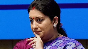 पीएम मोदी ने की स्मृति ईरानी की नीति आयोग से छुट्टी, जावड़ेकर और राव इंद्रजीत को मिली जगह