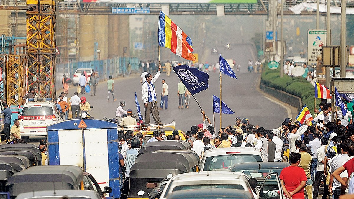 सत्ता  मशीनरी का दुरुपयोग कर दलित-आदिवासी अधिकारों के लिए लड़ने वालों को बनाया जा रहा है निशाना