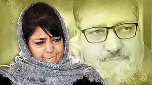 सीनियर पीडीपी नेता ने शुजात बुखारी की हत्या के लिए महबूबा मुफ्ती को जिम्मेदार ठहराया