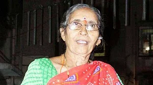 पीएम मोदी को अविवाहित बताने पर जशोदाबेन का आनंदीबेन पर पलटवार, कहा, मैं नरेंद्र मोदी की पत्नी और वे मेरे राम