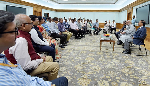 मोदी शासन में सरकार का निजीकरण, प्राइवेट कंपनियों के अफसर बनेंगे मंत्रालयों में संयुक्त सचिव