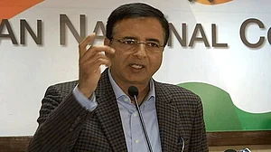 कांग्रेस का पीएम पर तंज, कहा, किसानों की आय दोगुनी करने का दावा झूठा, उलटे कृषि संसाधनों पर लगी जीएसटी