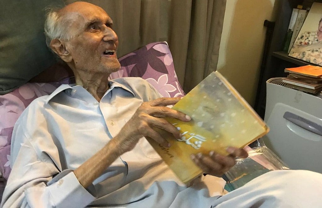 मुश्ताक अहमद यूसुफी: चली गई व्यंग्यों की चुटीली दुनिया की खट्टी-मीठी चुभन