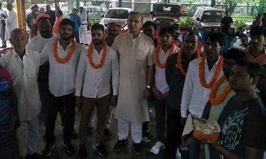 मॉब लिंचिंग के दोषियों का सम्मान करने पर जयंत सिन्हा के खिलाफ ऑनलाइन पिटिशन, राहुल गांधी ने की समर्थन की अपील