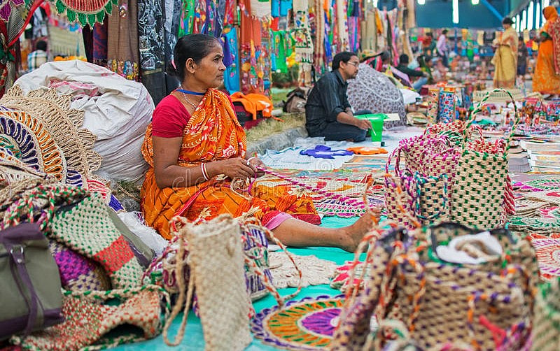 नोटबंदी के बाद जीएसटी की मार से गंभीर संकट में  है असंगठित क्षेत्र