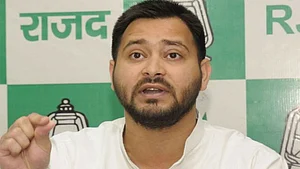 लालू यादव की बीमारी के मसले पर तेजस्वी यादव ने सुशील मोदी से पूछा, क्या आप डॉक्टर हैं?