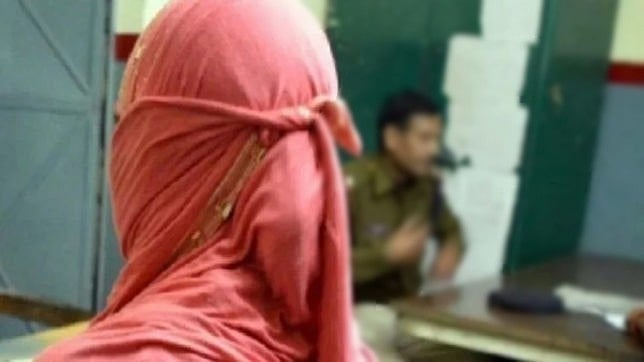 यूपी: उन्नाव के बाद अब रायबरेली में लगा बीजेपी नेता पर रेप का आरोप, कार्रवाई नहीं होने पर आत्मदाह की चेतावनी 