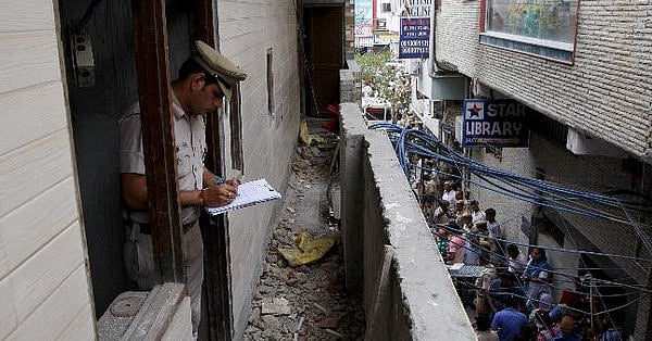 बुराड़ी कांडः 11 मौतों का रहस्य गहराया, डायरी और घर के बाहर लगे 11 पाइपों से अंधविश्वास की तरफ इशारा
