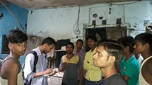 दिल्ली में तीन बच्चियों की भूख से मौत: भारत जरूर महान है, लेकिन हम भारतवासी कतई महान नहीं हैं