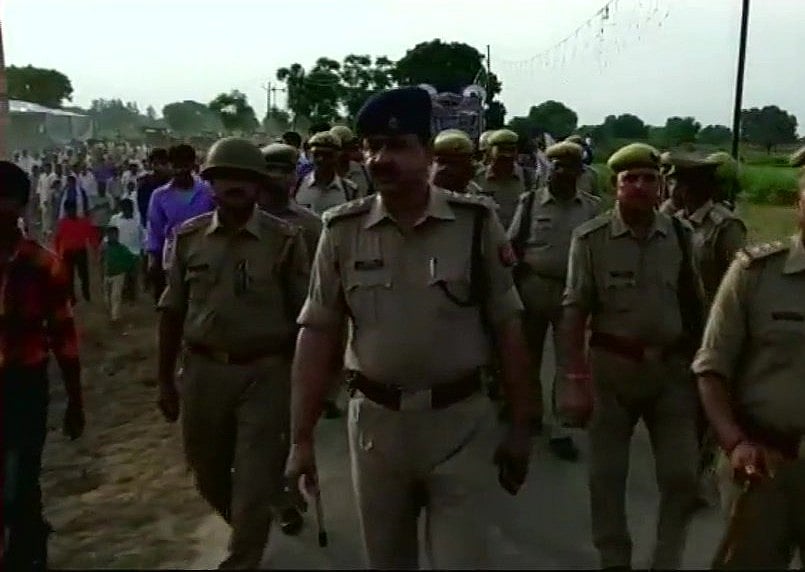 यूपी: कासगंज में 80 साल बाद घोड़े पर निकली दलित की बारात, 150 पुलिसकर्मी बने बाराती 