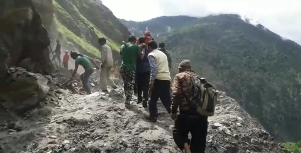 उत्तराखंड: आपदाग्रस्त पहाड़ में आफत की बरसात