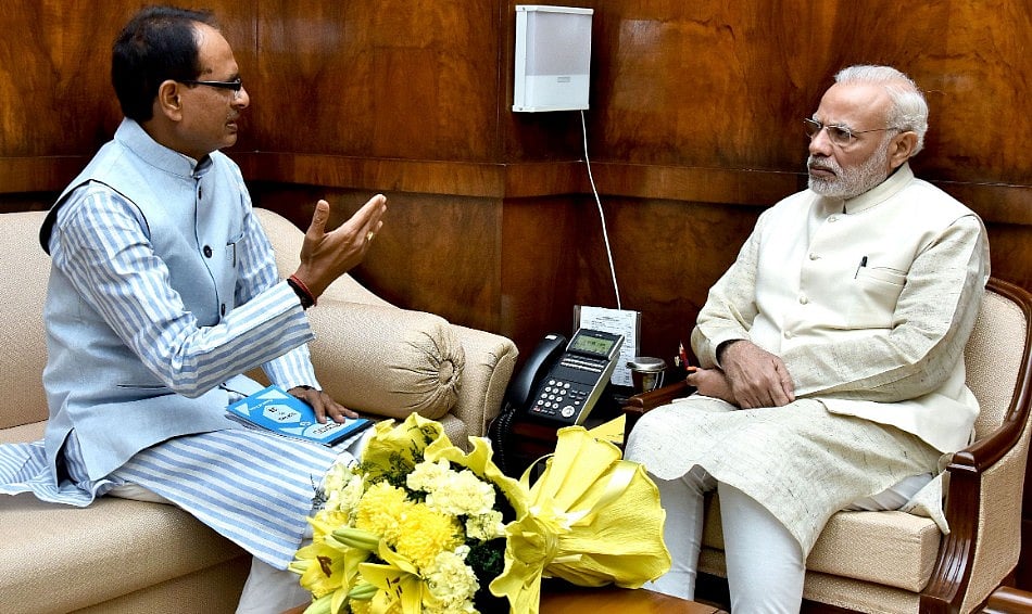 विष्णु नागर का व्यंग्य: पहले मध्य प्रदेश ही मुश्किल में था, अब ‘मामाजी’ भी उस मुश्किल से अटैच हो गए हैं