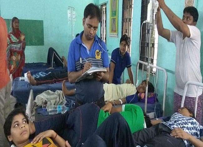 बिहार: फूड प्वॉइजनिंग के चलते नवोदय स्कूल के 50 से अधिक बच्चे बीमार, कई बच्चों की हालत गंभीर