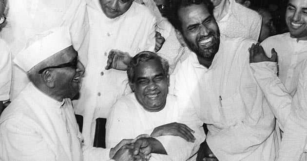 तस्वीरों में देखें उल्लास और उत्साह से भरपूर अटल बिहारी वाजपेयी के जीवन के कुछ रंग