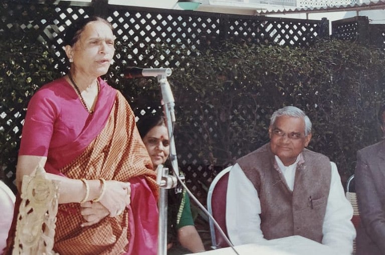 मृणाल पाण्डे का लेख: अटल जी भारतीय राजनीति के दुर्गम जंगल में एक दुर्लभ प्रजाति की संजीवनी बूटी थे