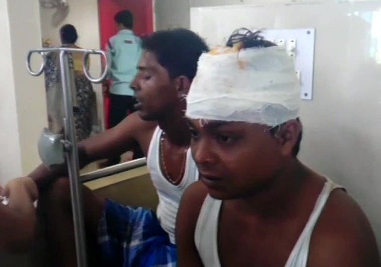 पश्चिम बंगाल: सोशल मीडिया पर फर्जी तस्वीर वायरल करने को लेकर दो गुटों में झड़प, 20 लोग घायल 