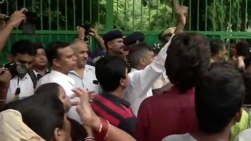 दिल्ली: स्कूल में 6 साल की बच्ची से रेप पर मानवाधिकार आयोग ने सरकार और पुलिस को भेजा नोटिस, आरोपी गिरफ्तार