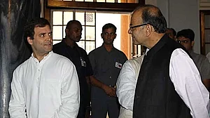 राफेल सौदे पर राहुल गांधी की जेटली को चुनौती: ‘सुप्रीम लीडर से पूछकर 24 घंटे में कर लें जेपीसी जांच का फैसला’