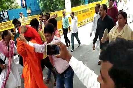पंचतत्व में विलीन हुए अटल बिहारी वाजपेयी, बेटी नमिता ने दी मुखाग्नि
