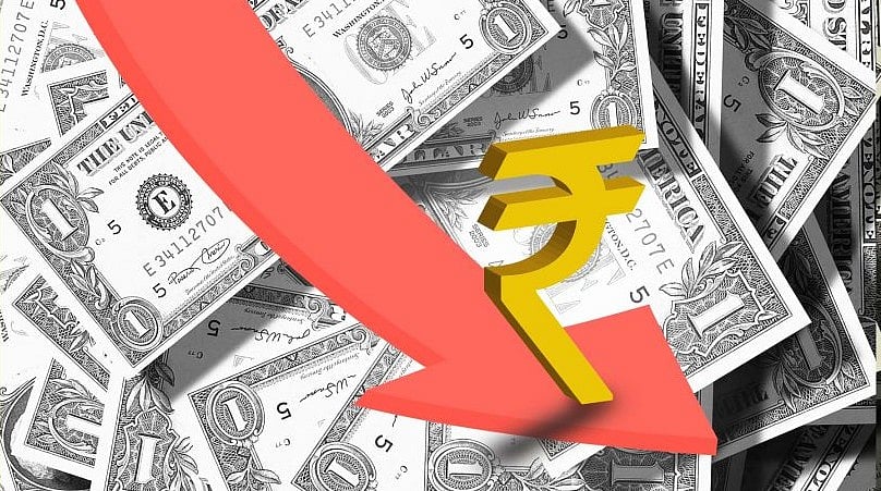 गिरावट में रुपए से मुकाबला कर रही सरकार, अबकी बार  70 पार: मोदी सरकार पर कांग्रेस का प्रहार