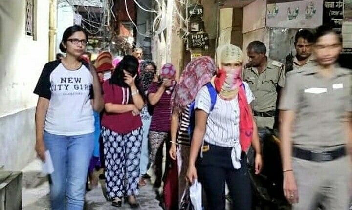 दिल्ली: पहाड़गंज के होटल से छुड़ाई गईं 39  लड़कियां, महिला आयोग ने चलाया  ऑपरेशन  