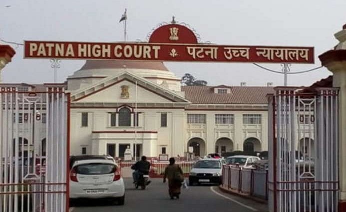 मुजफ्फरपुर कांड: जांच अधिकारी के तबादले को लेकर हाई कोर्ट की सीबीआई  को फटकार, तेजस्वी ने नीतीश को फिर घेरा 