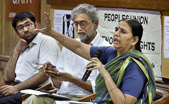 आखिर क्या बला है ‘अर्बन नक्सल’? 