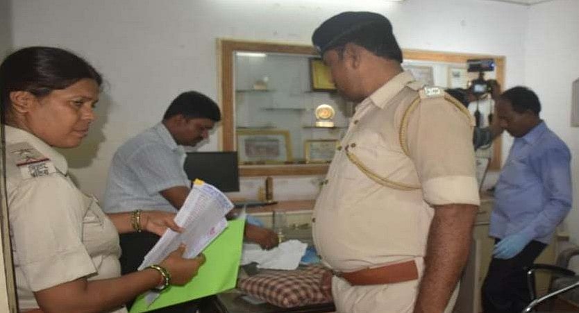 मुजफ्फरपुर कांड: सीबीआई और सीएफएसएल की टीम पहुंची बालिका गृह, सील बंद कमरों की ली गई तलाशी 