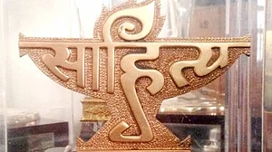 लेखकों पर लगातार हो रहे हमले की साहित्य अकादमी ने की निंदा, अध्यक्ष ने कहा पीएम मोदी को लिखेंगे पत्र