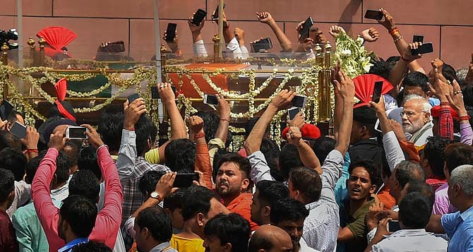 वक्त-बेवक्त: महानता की खोज