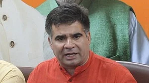 जम्मू कश्मीर के बीजेपी अध्यक्ष ने राज्यपाल को बताया ‘अपना बंदा’, वीडियो हुआ वायरल