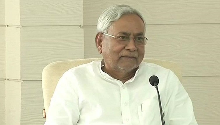 मुजफ्फरपुर बालिका गृह कांड: अपनी मंत्री के बचाव में आए सीएम नीतीश कुमार, विपक्ष ने की इस्तीफे की मांग