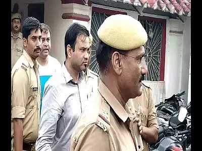 गोरखपुर के डॉक्टर कफील भाई समेत गिरफ्तार,  पुलिस ने लगाया धोखाधड़ी और फर्ज़ीवाड़े का आरोप
