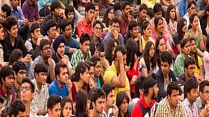 दिल्ली विश्वविद्यालय छात्र संघ चुनाव कल, अधूरे वादों और पुराने मुद्दों की छाया में लड़ा जा रहा है चुनाव