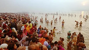 इलाहाबाद: कुंभ मेले के डीआईजी ने कहा, कुंभ की सुरक्षा के लिए रखे जाएंगे सिर्फ शाकाहारी और संस्कारी पुलिसकर्मी