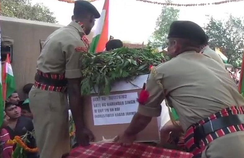 सेना के जवानों के साथ हुई बर्बरता पर मोदी सरकार की चुप्पी से झांक रहा है बीजेपी का दोमुंहापन